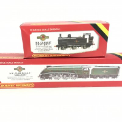 A Boxed Hornby 00 Gauge M4 Loco Mallard #R.350 and a B.R. 0-6-0T Jinty Loco #R.058.