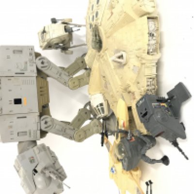A Collection of Vintage Star Wars Ships And Minirigs. Etc. I'll for Spare Parts Etc.