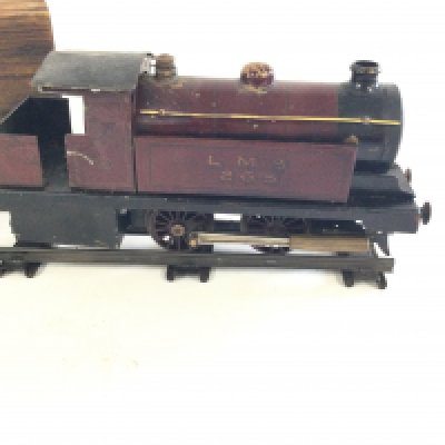 A Boxed example of a Bowman LMS 265 O Gauge live steam engine. Housed in original box as pictured.