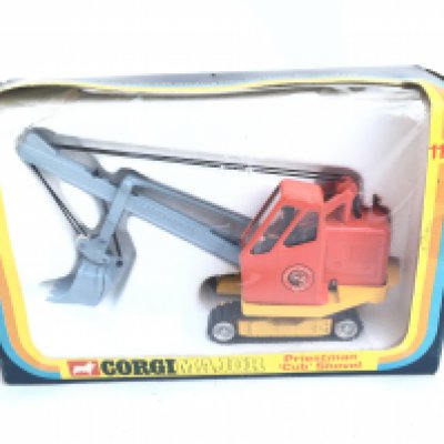 A Boxed Corgi Major Priestman Cub Shovel #1128. NO RESERVE