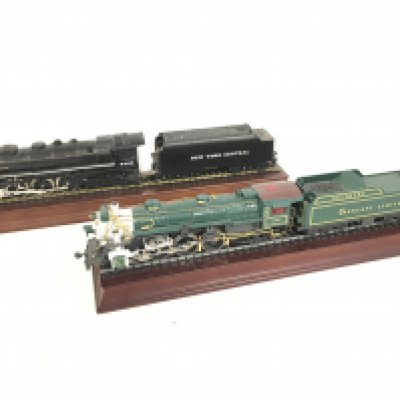 2 x Franklin Mint H0 Gauge Locomotives.