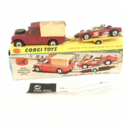 A Boxed Corgi Land-Rover with Ferrari Racing Car On Trailer. gift Set #17.