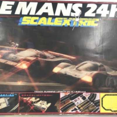 A Boxed Scalextric Le Mans 24Hr Set.