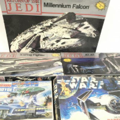 5 Boxed Model Kits. 4 Star Wars and 1 Thunderbirds.