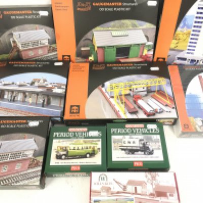 A Collection of Various 00 Gauge Model Kits By Peco. Gaugemaster etc. and a Peco Starter Track Set.