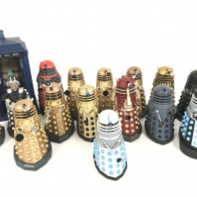 A Box Containing Loose Doctor Who Figures. No Reserve.