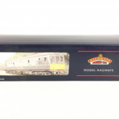 A Boxed Bachmann 00 Gauge Class 108 DMU Car Network Southeast #32-901. DCC Ready.