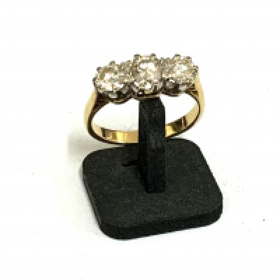 An 18ct yellow gold ring set with 3 Diamonds, approx 1ct total. (A)