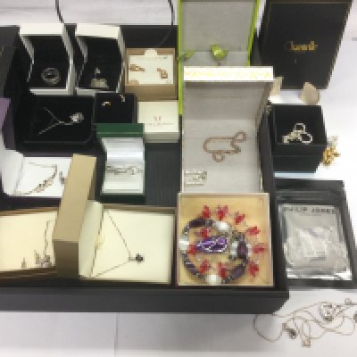 WITHDRAWN - A collection of modern silver fashion jewellery. Shipping category B.