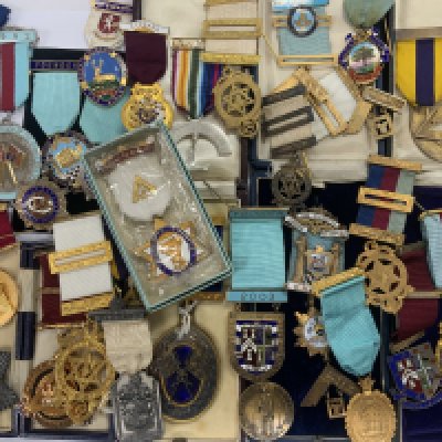 A large collection of gilt Masonic jewels. (B)