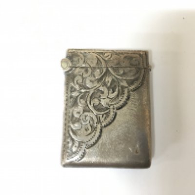 A silver vesta case Approx 15g