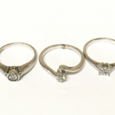 Three 9ct white gold diamond rings. Approximately 6.9g and sizes L and N