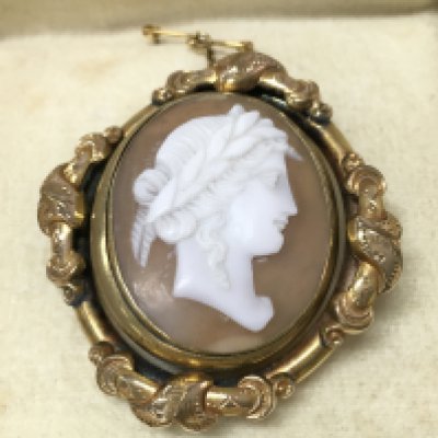 Two sided swivel brooch Victorian or earlier . Postage category A