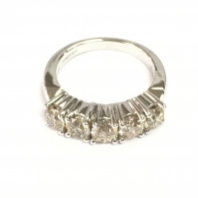 9ct white gold 5 stone diamond ring with box. Size N 1/2 and 5.69g approximately