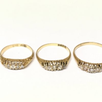 Three 18ct gold 5 stone diamond rings. Approximately 6.9g and sizes J N and Q