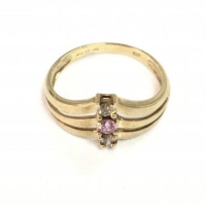 A 9ct yellow gold triple wishbone ring set with a pink sapphire and diamonds. Sapphire 0.12ct and diamonds 0.18ct. Size size O 1/2