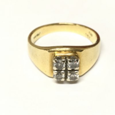 An 18ct gold 4 stone diamond ring. Size I 1/2 and 4.02g