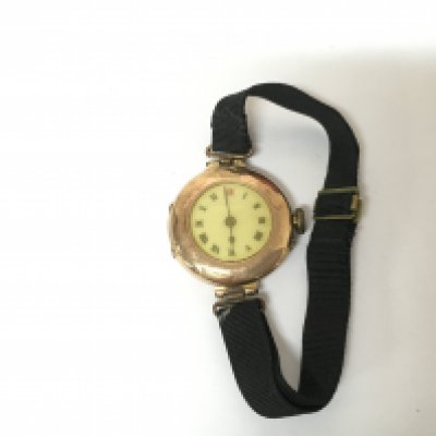 A 9ct gold ladies wrist watch, not seen running. 15g