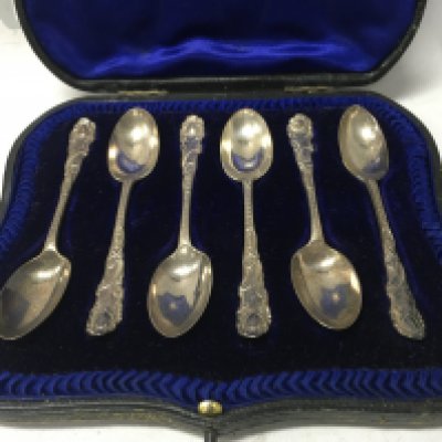 A cased set of six silver spoons London hallmarks.