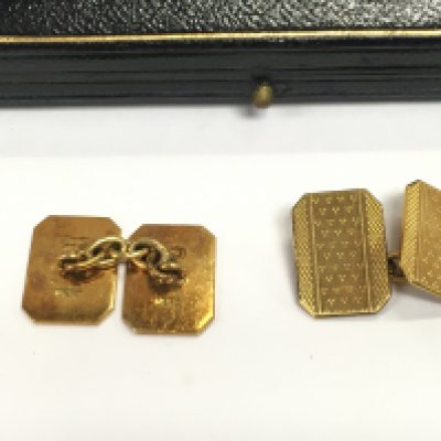 A cased paid of 18ct gold cufflinks. Approximately 9g