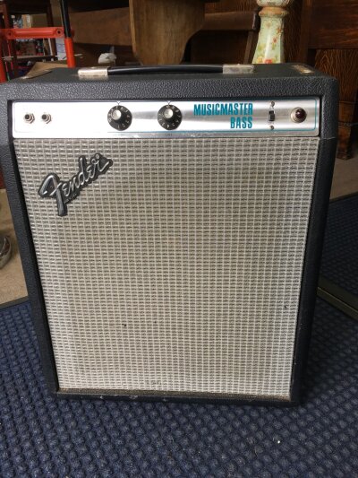 A Fender Musicmaster bass amp, serial number A851507.