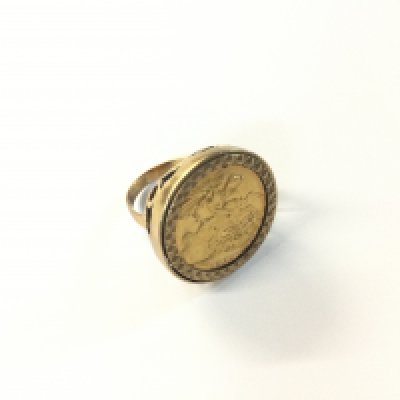 A 1965 Queen Elizabeth II golden sovereign, 22 karat gold. Mounted in a 9 karat gold ring. 13.12g.