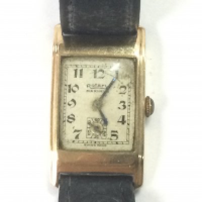 A 9ct gold cased gents Rotary watch. Shipping category A.