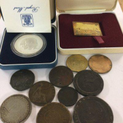 A small collection of coinage together with a silver proof &pound;5 coin