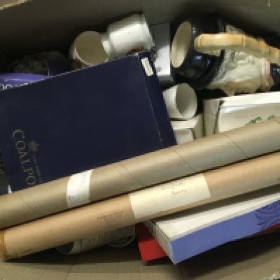 A box containing Victorian and later commemorative China and ceramics