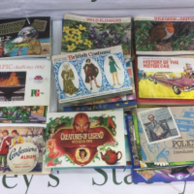 A collection of tea cards in albums. Shipping category B.- NO RESERVE