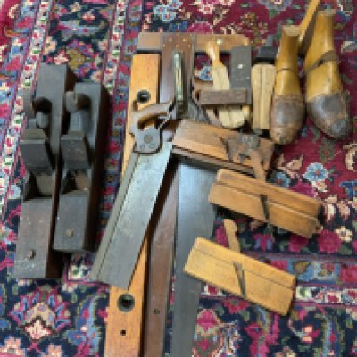 A small collection of woodworking tools etc.