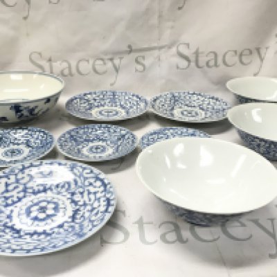 Chinese Blue and white dishes and bowls, this lot cannot be posted