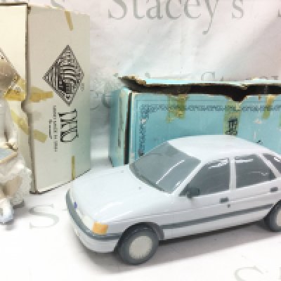 Boxed Lladro 1990 Ford Escort and nao girl with slate figure, this lot cannot be posted