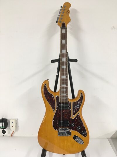 A Burns King Cobra Club Series electric guitar. Comes with soft carry case.