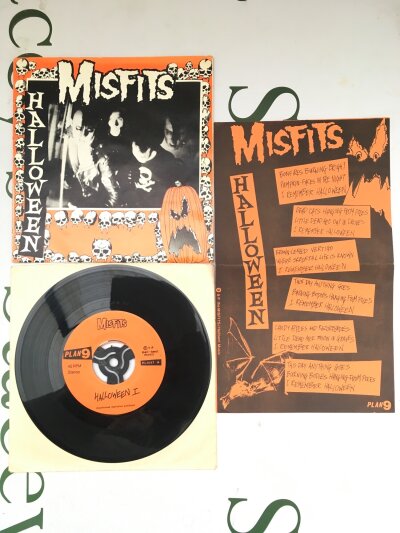 Misfits - Halloween 7" single, possible second pressing complete with lyric insert. EX/EX.