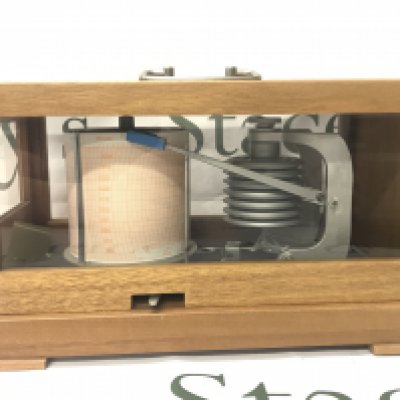 A cased barograph , veb feingeratebau 9362 drebach. 35cm wide 18cm tall