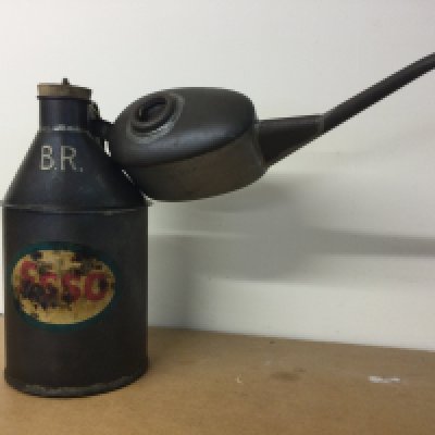 An early B.R railway can and B.R stamped squirty can