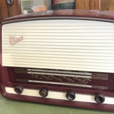 A G Marconi T69DA vintage radio. Postage category C