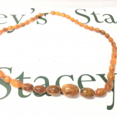 A Graduated Baltic Amber Necklace, 72cm 60g