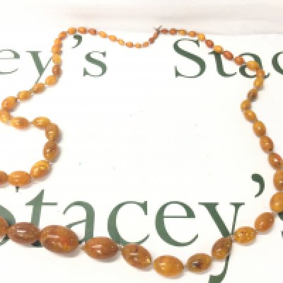 A Graduated Baltic Amber Necklace, 115cm 85g