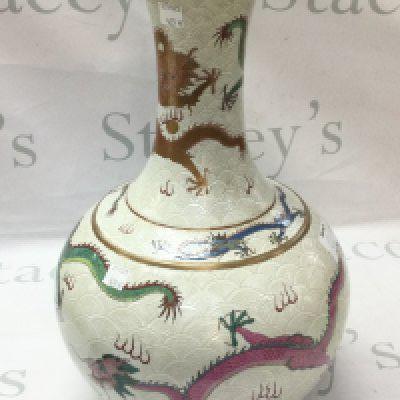 A late republic Chinese dragon vase with a four character red seal mark at the base. 39cm tall. This lot cannot be posted